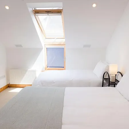 Дом отдыха Townhouse By Trident Homes